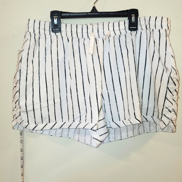 Rip Zone~ Woman's Shorts Size 14 - Picture 2 of 6